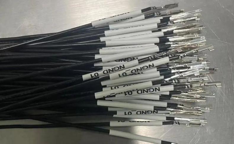 碩方CM系列自動(dòng)穿熱縮管機應用實(shí)例