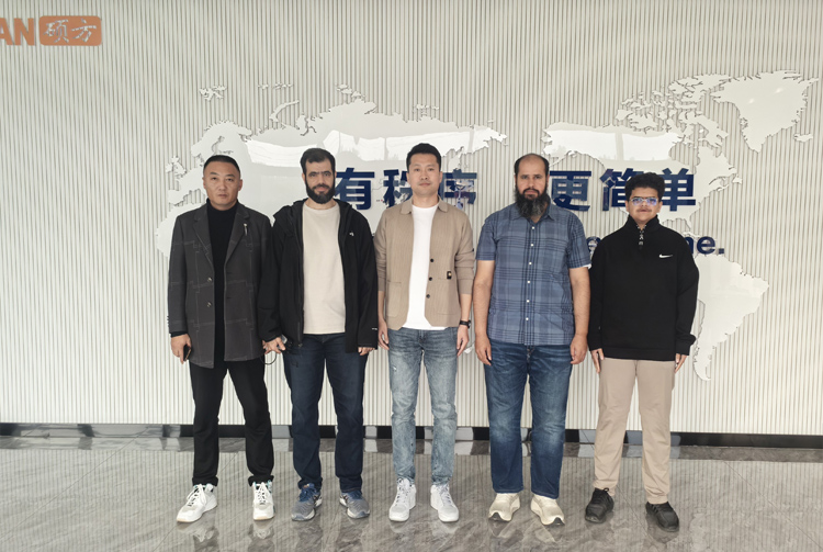 友誼長(cháng)存！沙特阿拉伯代理商到訪(fǎng)碩方智造基地